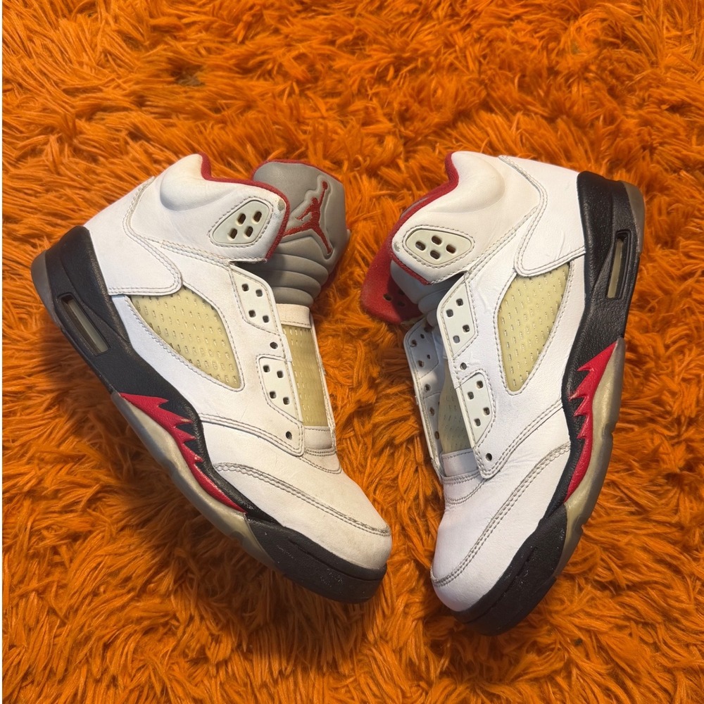Jordan 5 Retro Fire Red White Black Sneakers 440888-102 Kids Size 6Y
